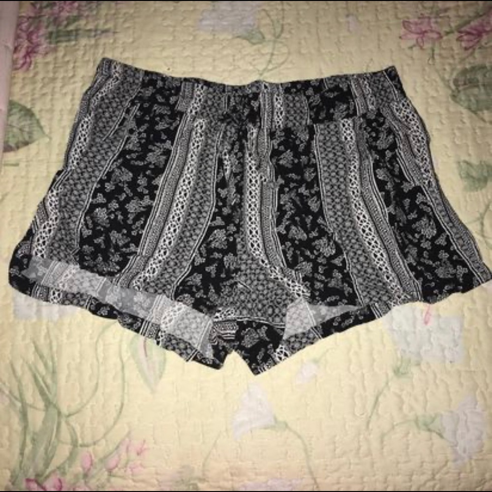 Bebop patterned shorts